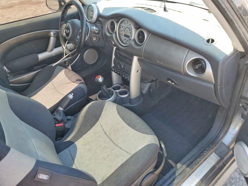 2003 Mini Cooper VIN WMWRE33403TD71381 COPART salvage auction — SIDE, Nv - Salvage Title, sold $125 on 2026-08-25 (photo 8)