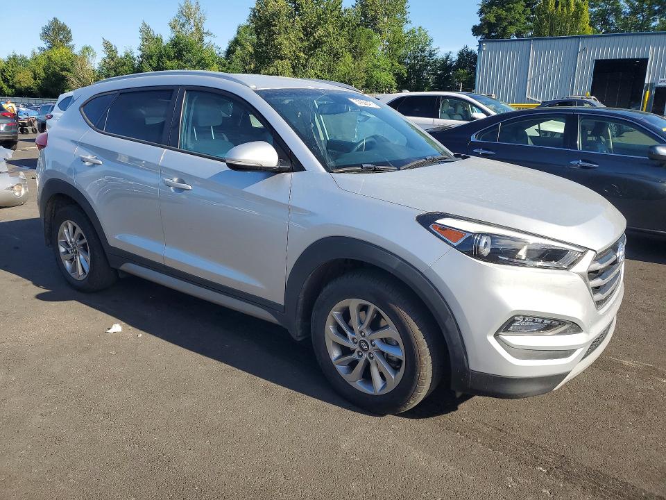 2017 Hyundai Tucson VIN KM8J3CA20HU337345 COPART salvage auction — FRONT END, OR - CERT OF TITLE-RECONSTRUCTED, sold $4,150 on 2026-07-28 (photo 4)