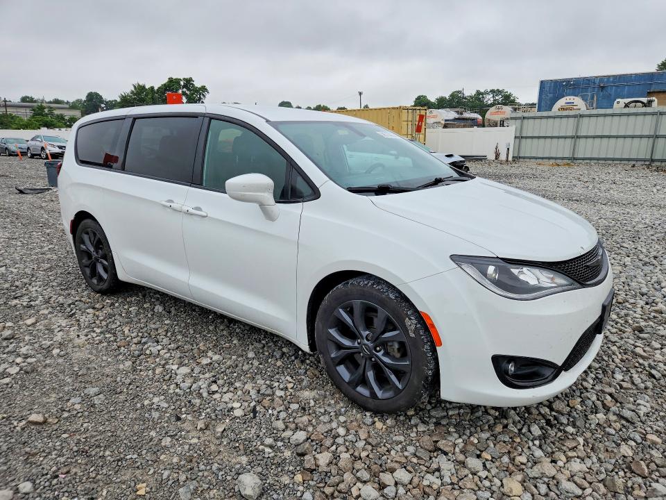 2018 Chrysler Pacifica VIN 2C4RC1FGXJR351854 COPART salvage auction — NORMAL WEAR, Oh - Certificate Of Title, sold $3,450 on 2026-07-16 (photo 4)