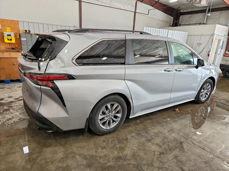 2022 Toyota Sienna VIN 5TDKSKFC6NS069389 COPART salvage auction — REAR END, Wv - Salvage Certificate, sold $5,000 on 2026-07-27 (photo 3)