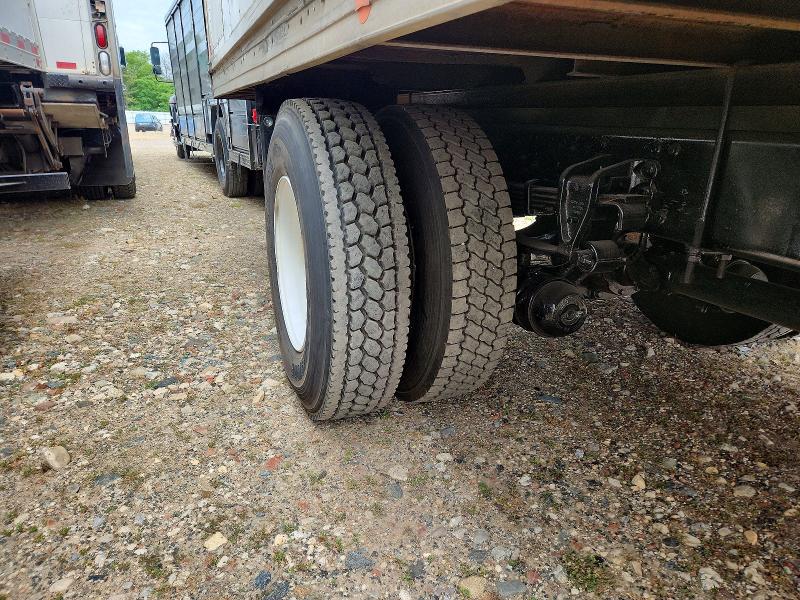 2015 Hino 338 VIN 5PVNV8JV3F4S55064 COPART salvage auction — NORMAL WEAR, NY - CERTIFICATE OF TITLE, sold $3,850 on 2026-09-22 (photo 9)