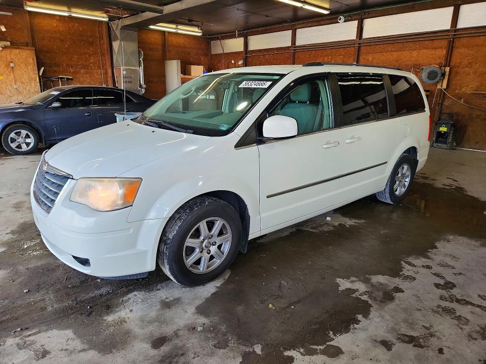 2010 Chrysler Town & country VIN 2A4RR5D1XAR369558 — COPART salvage auction photo