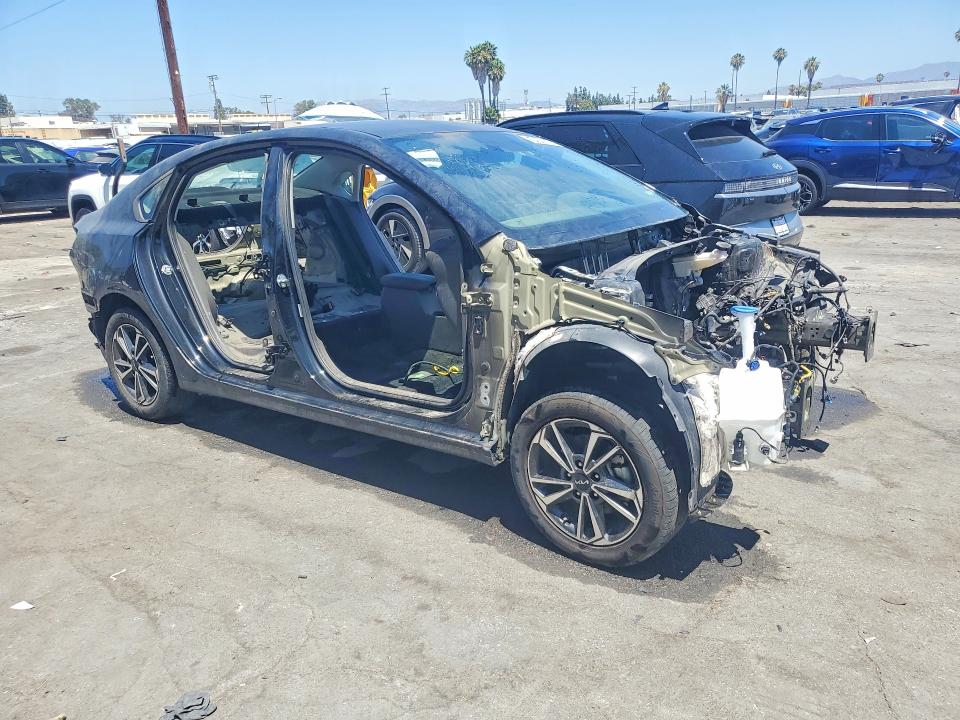 2022 Kia Forte VIN 3KPF24AD0NE503796 COPART salvage auction — STRIPPED, CA - CERTIFICATE OF TITLE, sold $225 on 2026-07-09 (photo 4)