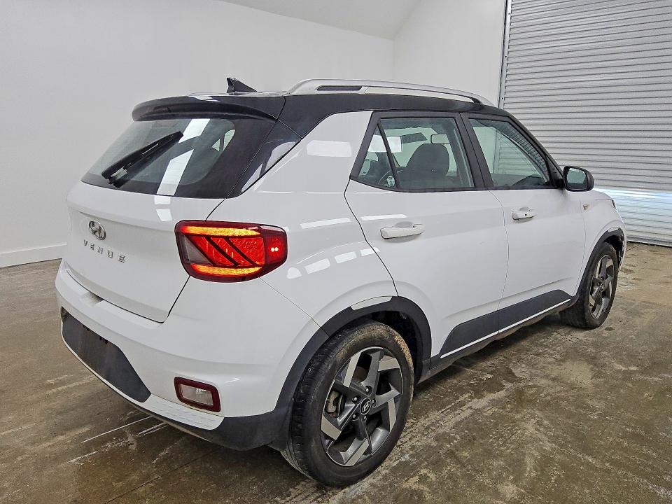 2022 Hyundai Venue VIN KMHRC8A3XNU172117 COPART salvage auction — MINOR DENT/SCRATCHES, AL - CERTIFICATE OF TITLE, sold $9,500 on 2026-07-23 (photo 3)