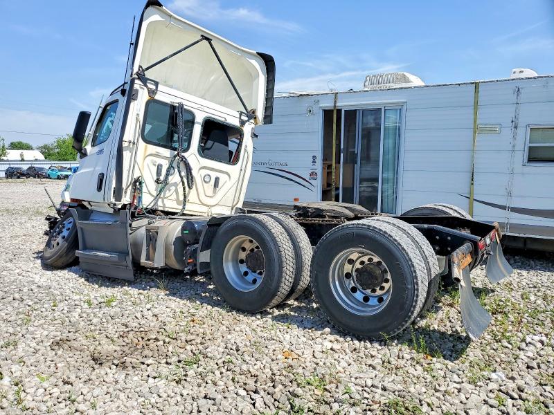 2023 Freightliner Cascadia VIN 3AKJHTDV2PSNS0646 COPART salvage auction — FRONT END, ON - NO TITLE AVAILABLE, sold $1,800 on 2026-08-13 (photo 3)