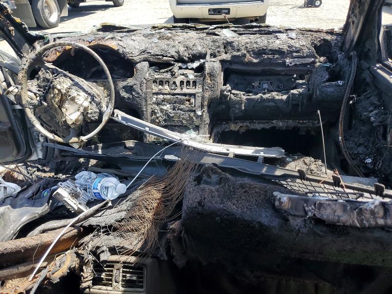 2000 Mercedes-benz E-klasse VIN WDBJH65J2YB117580 COPART salvage auction — INTERIOR BURN, Ca - Non-Repairable Vehicle Cert, sold $125 on 2026-07-06 (photo 8)
