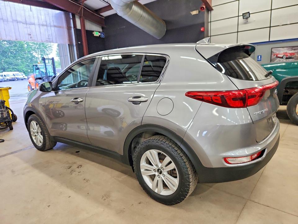 2018 Kia Sportage VIN KNDPMCAC1J7359511 COPART salvage auction — MINOR DENT/SCRATCHES, In - Certificate Of Title, sold $5,300 on 2026-07-27 (photo 2)