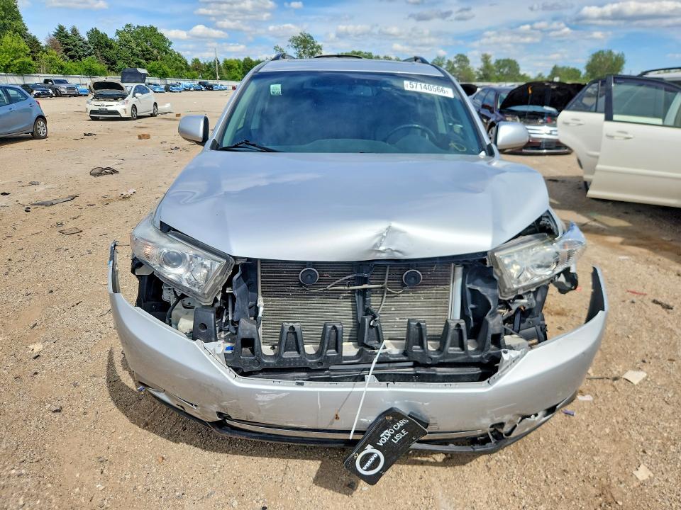 2013 Toyota VIN 5TDDK3EH5DS188724 COPART salvage auction — FRONT END, Il - Salvage Certificate, sold $5,200 on 2026-07-30 (photo 5)