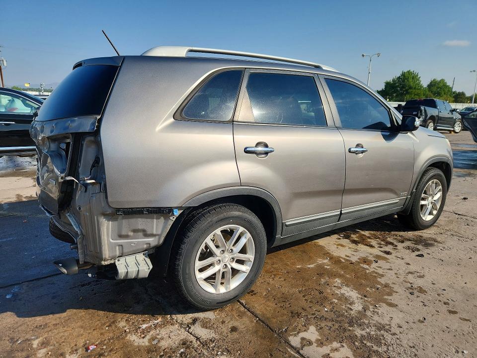 2015 Kia VIN 5XYKTDA68FG628384 COPART salvage auction — REAR END, Co - Public - Salvage Title, sold $925 on 2026-07-27 (photo 3)