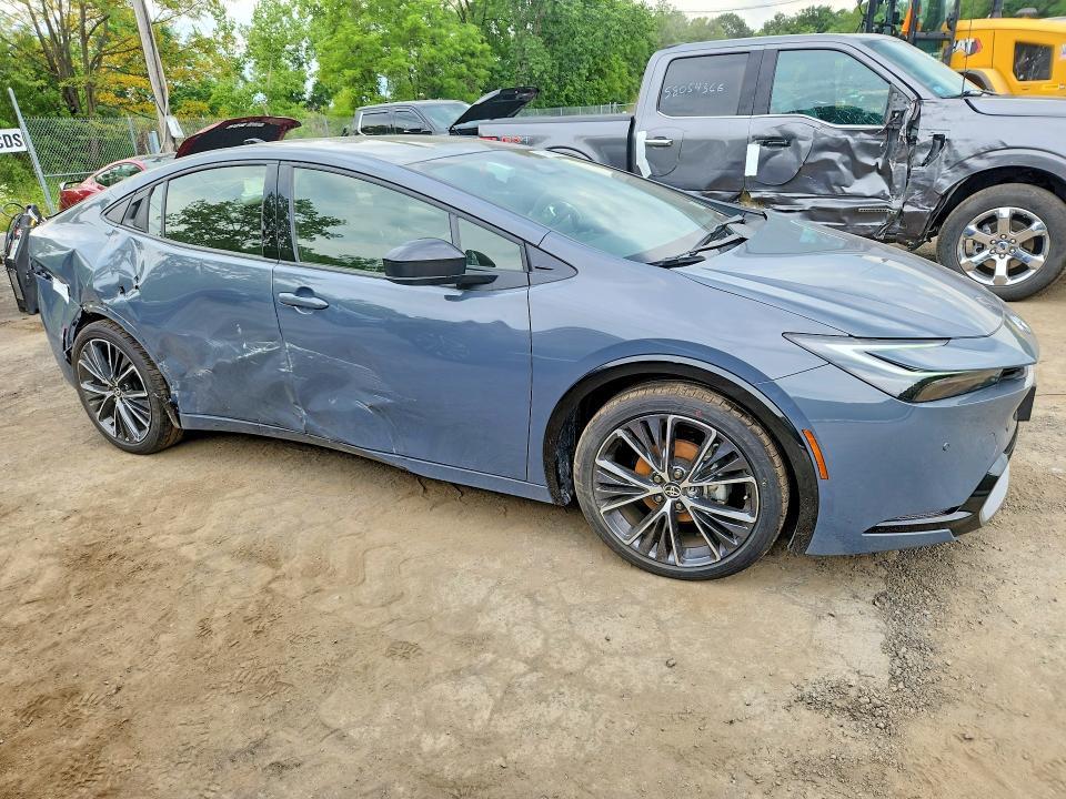 2026 Toyota Prius VIN JTDACAAU7T3077003 COPART salvage auction — SIDE, Nj - Cert Of Title-Salvage, sold $7,800 on 2026-07-09 (photo 4)