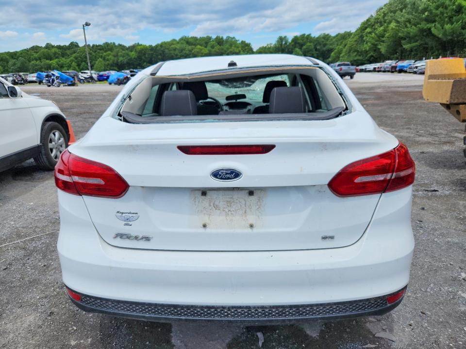 2017 Ford VIN 1FADP3F22HL323182 COPART salvage auction — ROOF, PA - CERTIFICATE OF SALVAGE, sold $1,150 on 2026-07-02 (photo 6)