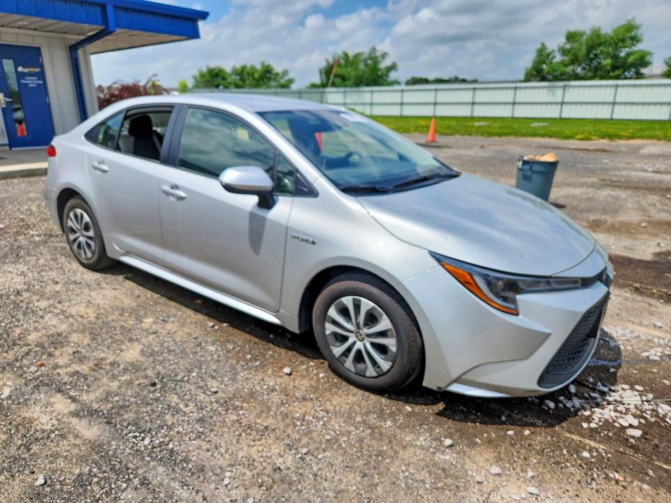 2021 Toyota Corolla VIN JTDEAMDE2MJ013395 COPART salvage auction — HAIL, Wi - Cert Of Title-Claim Paid, sold $12,400 on 2026-07-14 (photo 4)