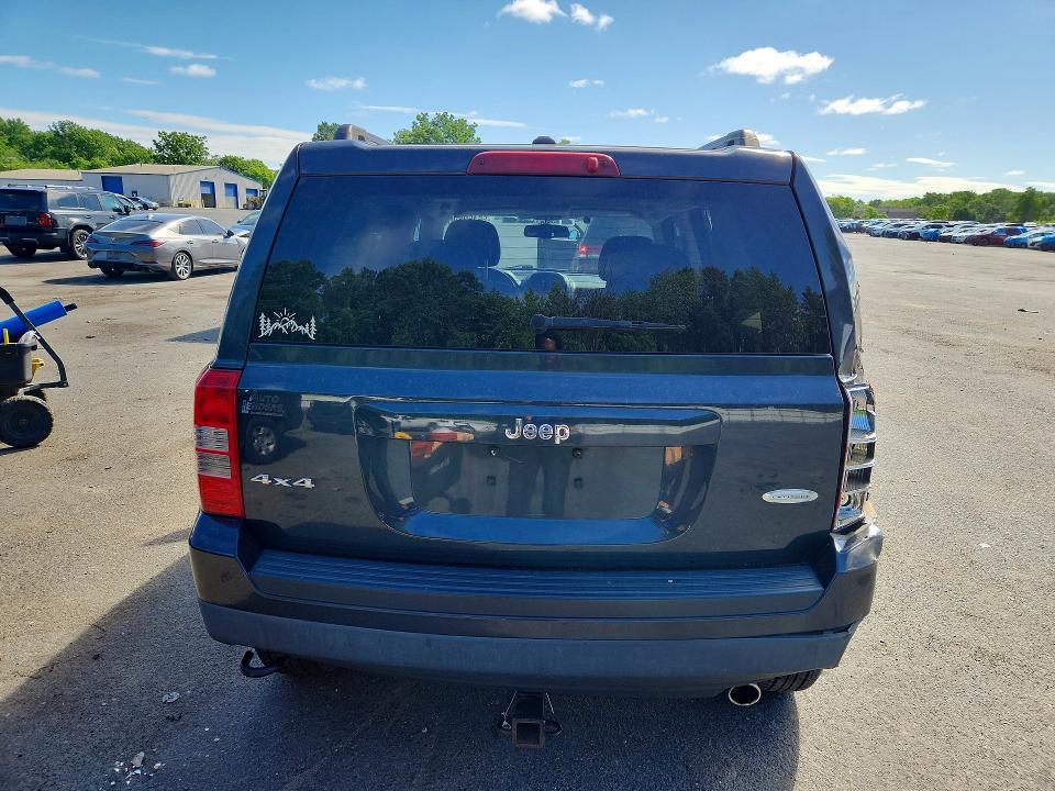 2014 Jeep VIN 1C4NJRFB8ED687647 COPART salvage auction — SIDE, NJ - CERT OF TITLE-SALVAGE (P), sold $900 on 2026-07-02 (photo 6)