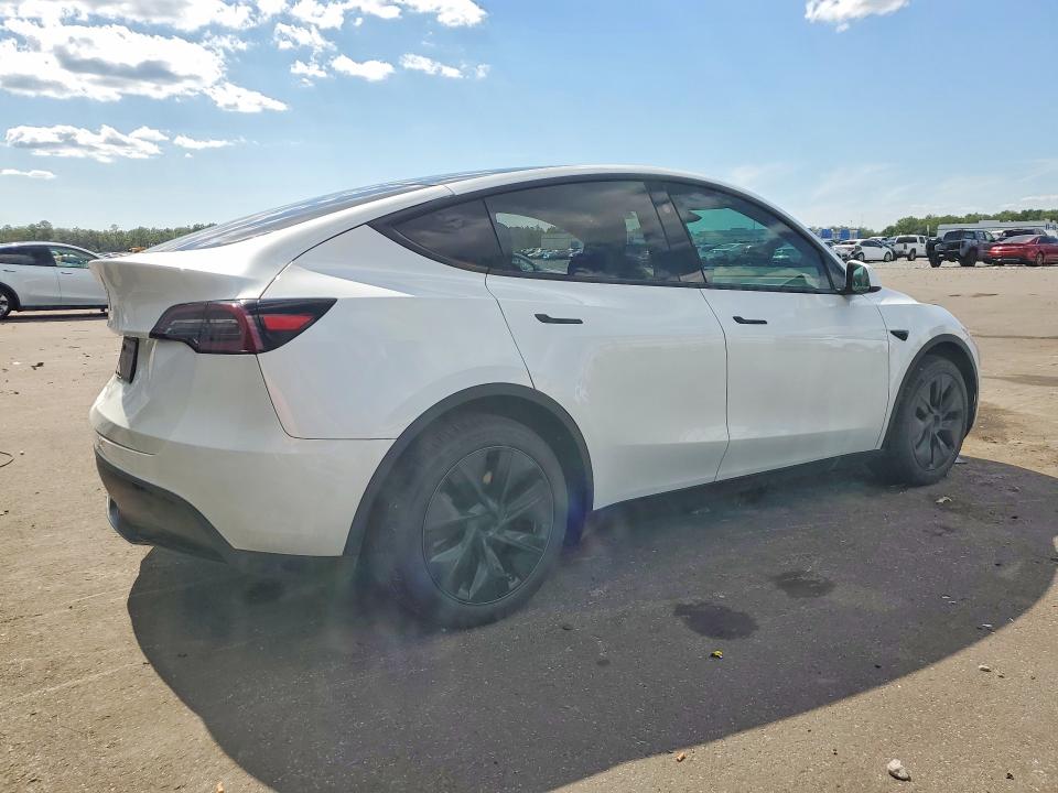 2024 Tesla Model y VIN 7SAYGDED8RA323132 COPART salvage auction — REAR END, Fl - Cert Of Title Slvg Rebuildable, sold $13,400 on 2026-07-20 (photo 3)