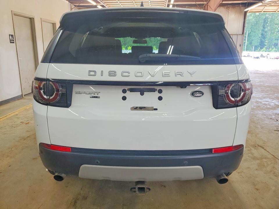 2017 Land rover Discovery VIN SALCR2BG8HH643372 COPART salvage auction — MINOR DENT/SCRATCHES, Mt - Dealer Only Clean Title (P), sold $4,900 on 2026-07-08 (photo 6)
