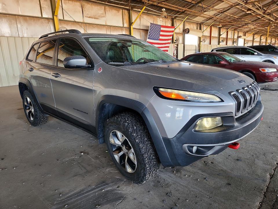 2017 Jeep Cherokee VIN 1C4PJMBS9HW665182 COPART salvage auction — UNDERCARRIAGE, Mt - Certificate Of Title, sold $2,900 on 2026-07-20 (photo 4)
