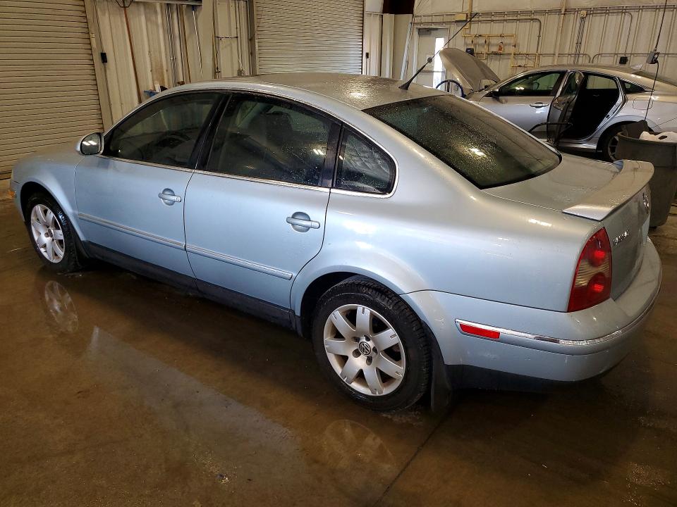 2005 Volkswagen Passat VIN WVWAE63B75E027275 COPART salvage auction — FRONT END, MN - CERT OF TITLE-PRIOR SALVAGE, sold $1,300 on 2026-08-10 (photo 2)