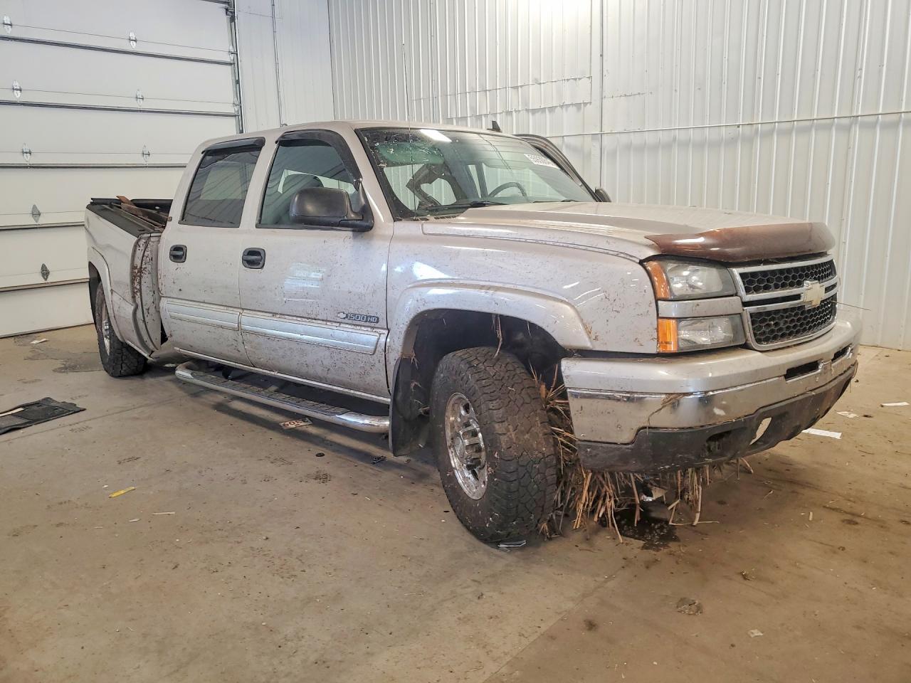 2006 Chevrolet Silverado VIN 1GCGK13U46F255107 COPART salvage auction — Rear End, MN - CERT OF TITLE-SALVAGE, sold $725 on 2026-07-09 (photo 4)