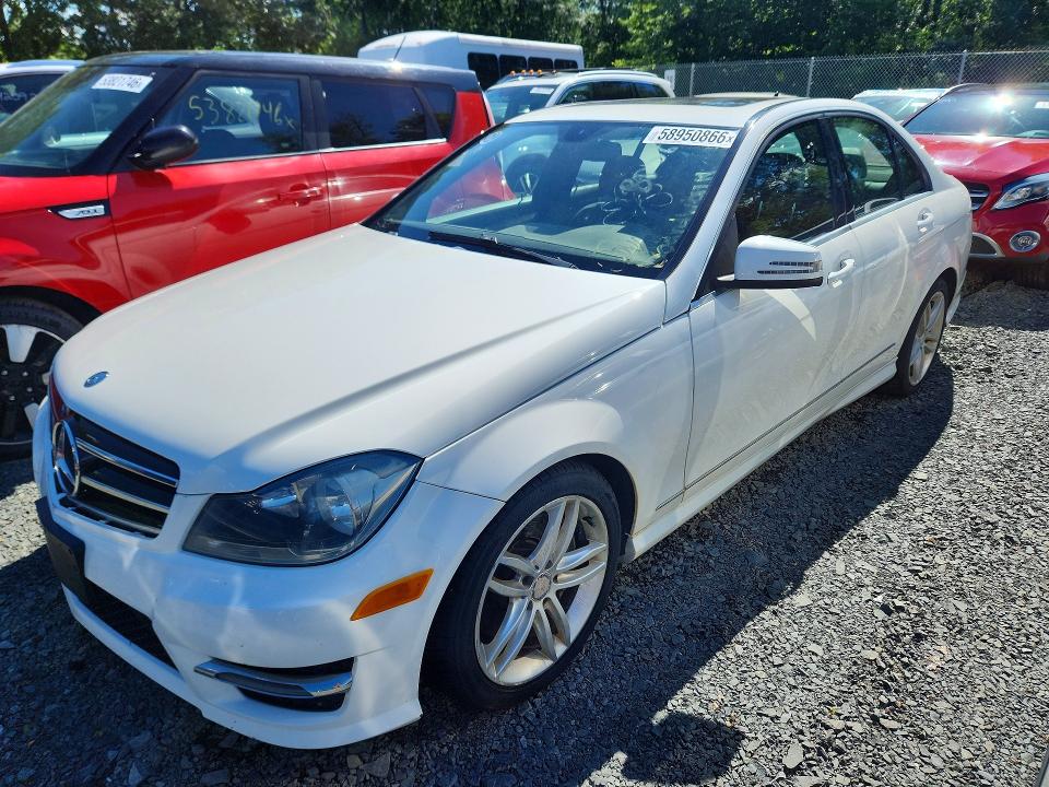2014 Mercedes-benz C-klasse VIN WDDGF8AB5EA932245 COPART salvage auction — MINOR DENT/SCRATCHES, Ct -   (P), sold $2,850 on 2026-07-13 (photo 1)