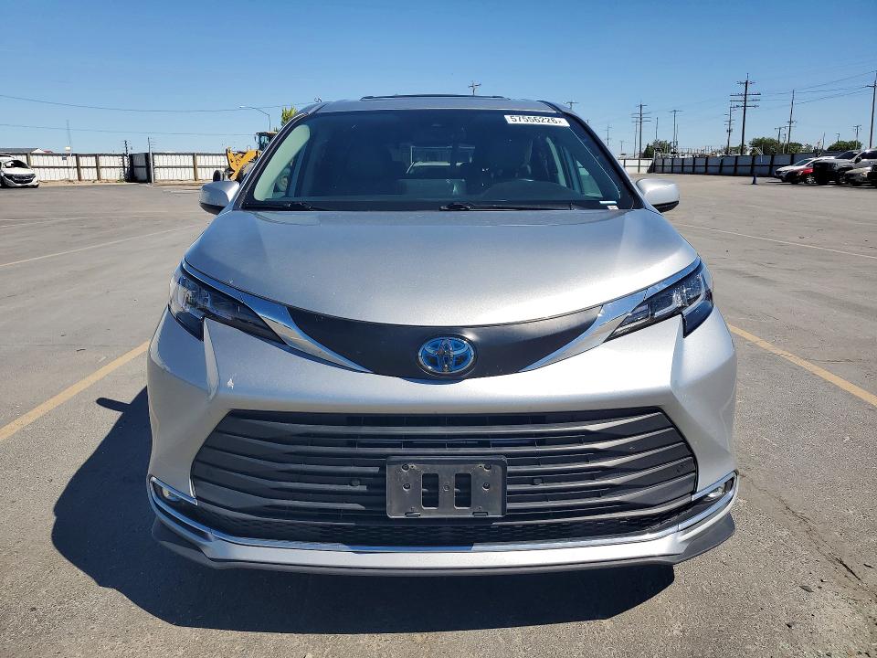 2021 Toyota VIN 5TDYRKEC0MS057647 COPART salvage auction — REAR END, Id - Salvage Certificate Of Title, sold $13,500 on 2026-08-01 (photo 5)