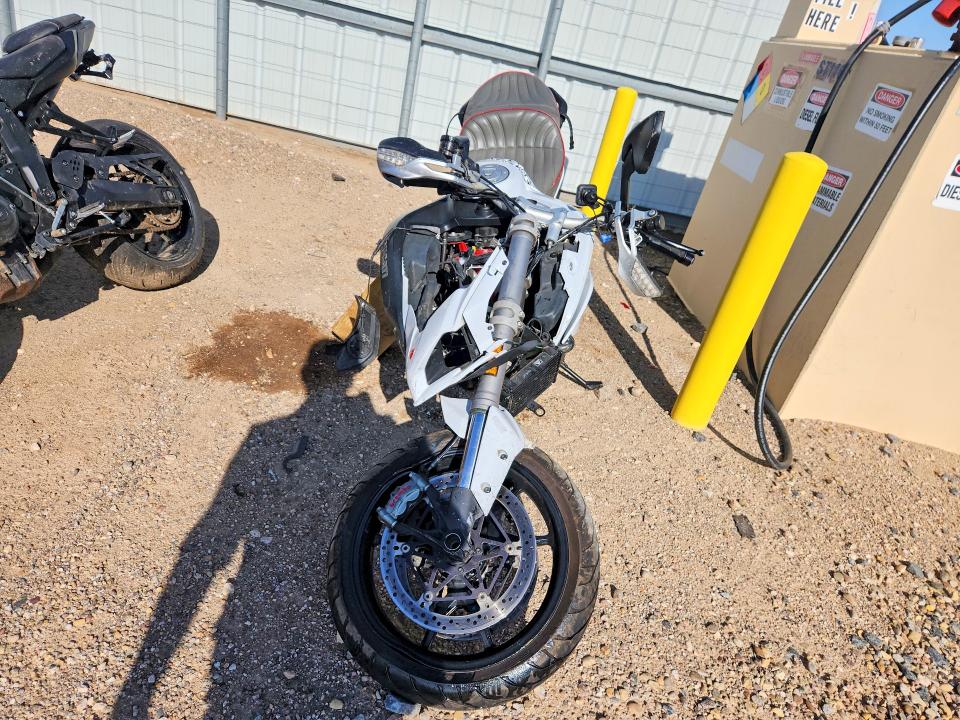 2016 Ducati VIN ZDM12BWW7GB007245 COPART salvage auction — FRONT END, Tx - Salvage Vehicle Title, sold $650 on 2026-08-06 (photo 2)