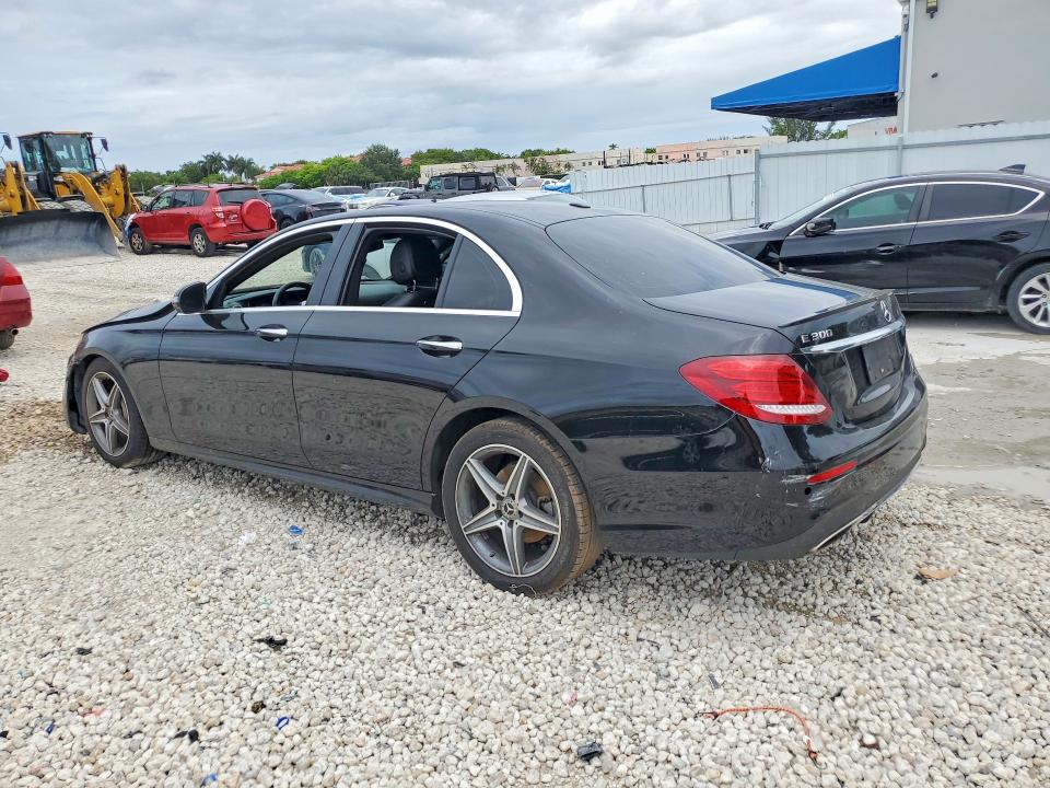 2019 Mercedes-benz E-klasse VIN WDDZF4JB4KA517429 COPART salvage auction — SIDE, Fl - Cert Of Title Slvg Rebuildable, sold $3,300 on 2026-08-07 (photo 2)