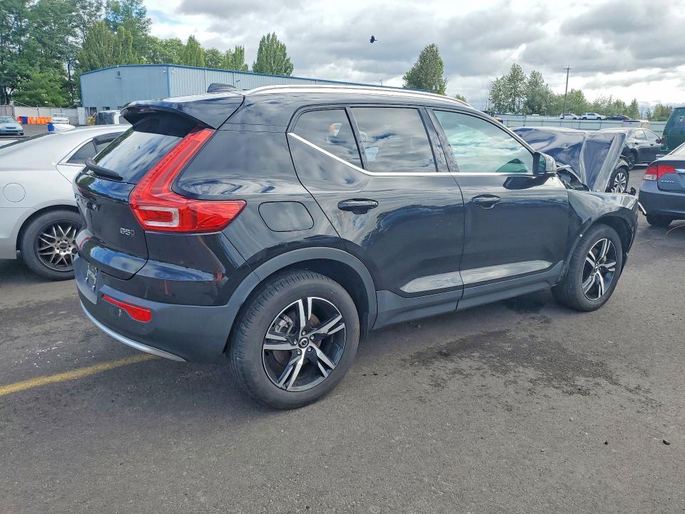 2025 Volvo Xc40 VIN YV4L12UJ4S2466110 COPART salvage auction — FRONT END, Or - Salvage Title Certificate, sold $5,000 on 2026-08-17 (photo 3)