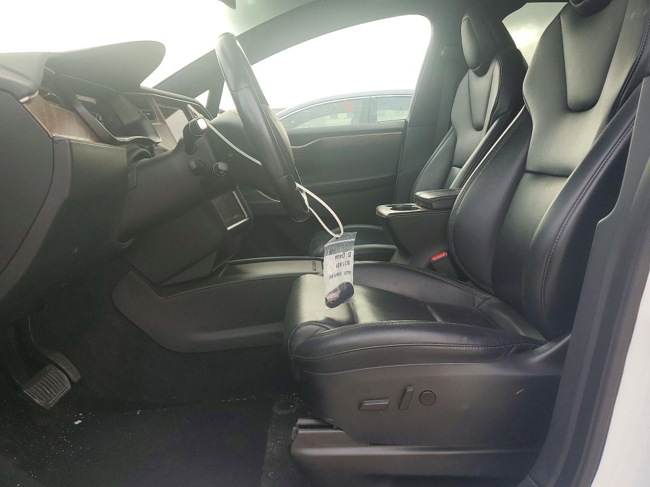 2021 Tesla Model X VIN 5YJXCBE29MF322851 COPART salvage auction — Side, TX - SALVAGE W/LEMON LAW HISTORTY, sold $16,500 on 2026-07-02 (photo 7)