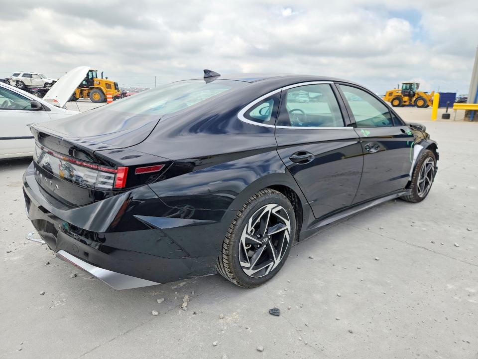 2026 Hyundai Sonata VIN KMHL64JA0TA554997 COPART salvage auction — FRONT END, TX - SALVAGE VEHICLE TITLE, sold $4,300 on 2026-07-28 (photo 3)