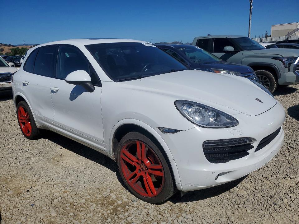 2013 Porsche Cayenne VIN WP1AA2A21DLA09547 COPART salvage auction — MINOR DENT/SCRATCHES, Ca - Salvage Certificate, sold $2,300 on 2026-08-18 (photo 4)