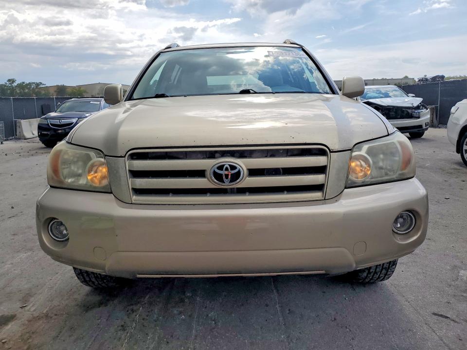 2005 Toyota Highlander VIN JTEDP21A450051939 COPART salvage auction — MINOR DENT/SCRATCHES, Fl - Certificate Of Title, sold $700 on 2026-07-30 (photo 5)