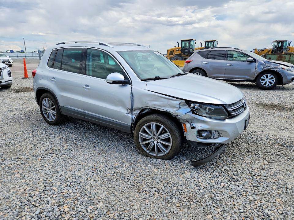 2013 Volkswagen Tiguan VIN WVGBV7AX9DW551072 COPART salvage auction — FRONT END, Co - Public - Salvage Title, sold $600 on 2026-07-28 (photo 4)