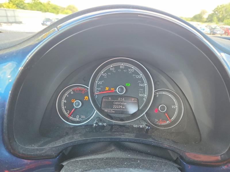 2017 Volkswagen Beetle VIN 3VWF17AT5HM628540 COPART salvage auction — FRONT END, IN - CERTIFICATE OF TITLE, sold $8,100 on 2026-08-06 (photo 9)