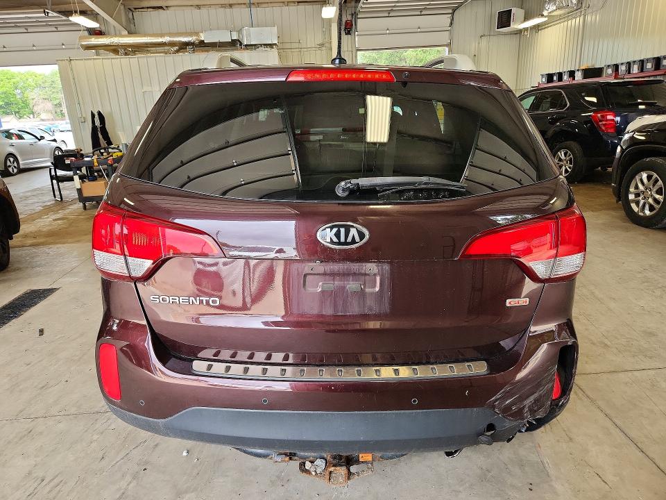 2015 Kia Sorento VIN 5XYKTCA6XFG618000 COPART salvage auction — SIDE, Salvage Title, sold $900 on 2026-07-23 (photo 6)