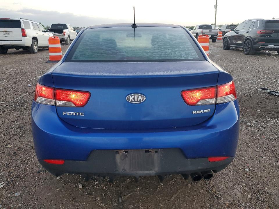 2013 Kia Forte VIN KNAFU6A24D5670660 COPART salvage auction — FRONT END, Tx - Salvage Vehicle Title, sold $875 on 2026-07-09 (photo 6)