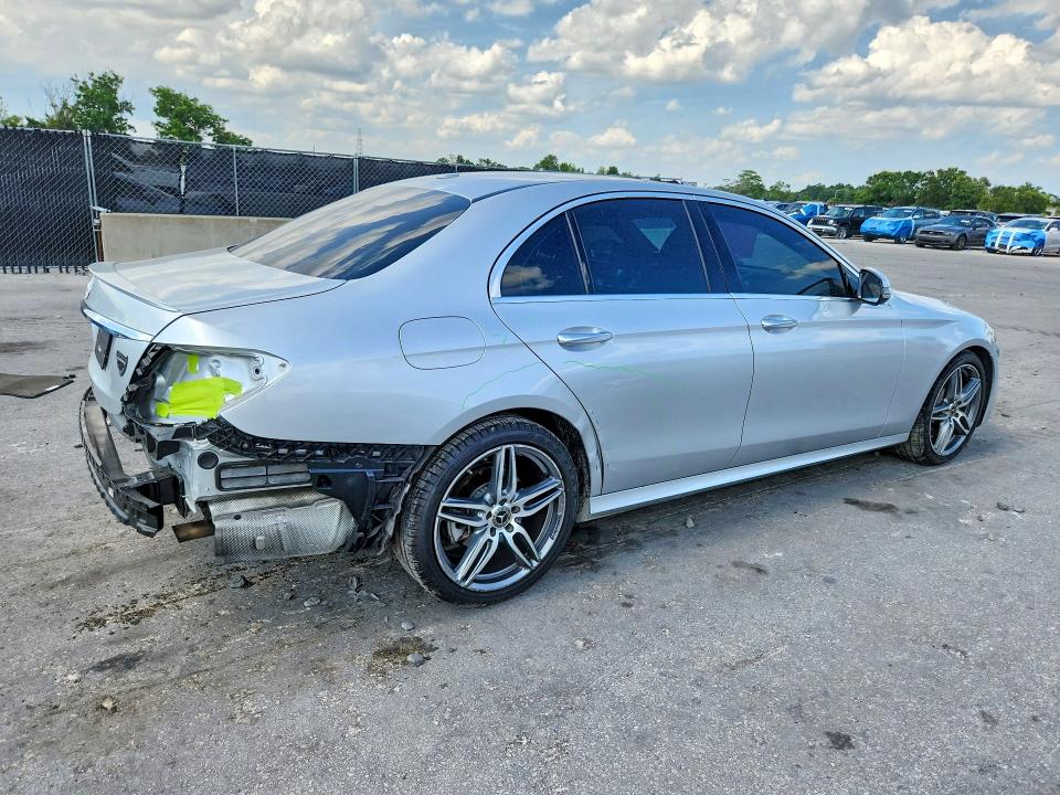 2019 Mercedes-benz E-klasse VIN WDDZF4JB8KA625259 COPART salvage auction — REAR END, Fl - Cert Of Title Slvg Rebuildable, sold $3,700 on 2026-07-30 (photo 3)