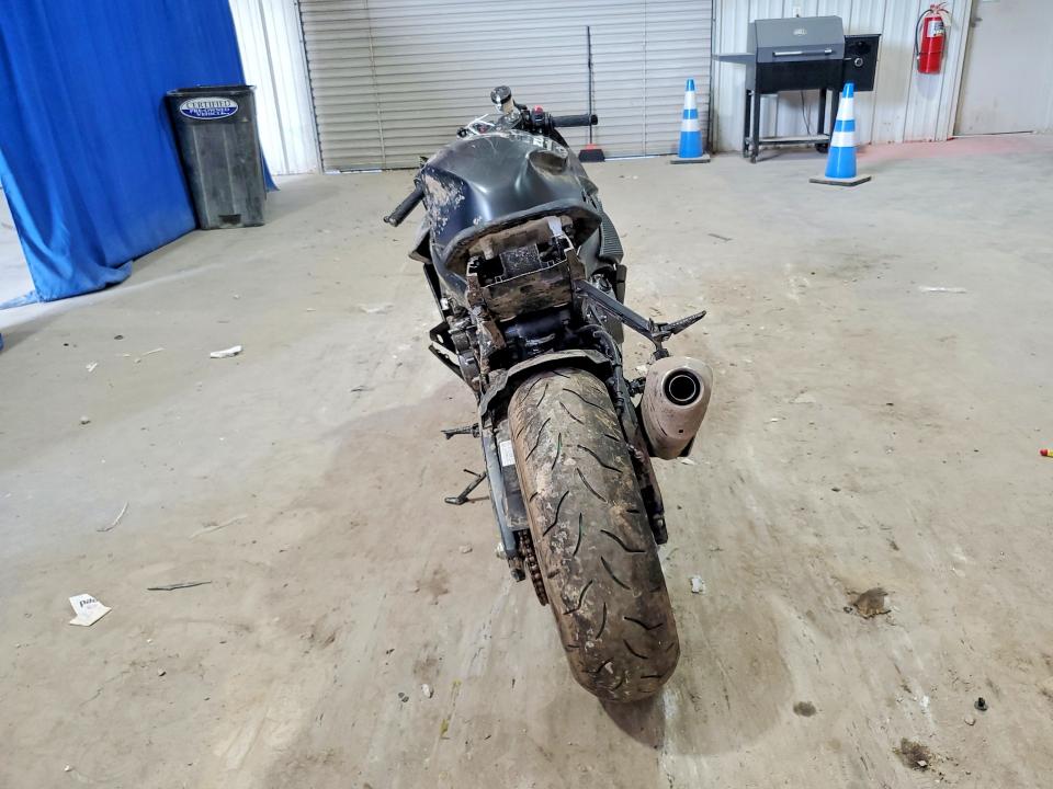 2026 Suzuki Gsx-r VIN JS1GN7FA9T7100001 COPART salvage auction — FRONT END, Wv - Salvage Certificate, sold $2,450 on 2026-07-16 (photo 4)