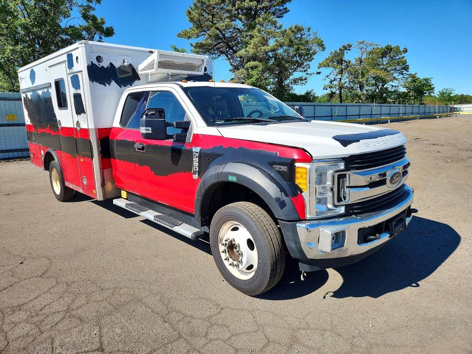 2017 Ford F-550 super duty VIN 1FD0X5HT1HEF00606 COPART salvage auction — MINOR DENT/SCRATCHES, Ny - Certificate Of Title, sold $2,500 on 2026-07-28 (photo 4)