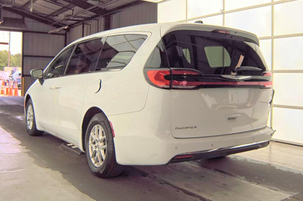 2023 Chrysler Pacifica VIN 2C4RC1FGXPR559578 COPART salvage auction — Normal Wear, TX - CERTIFICATE OF TITLE (P), sold $6,600 on 2026-07-03 (photo 3)