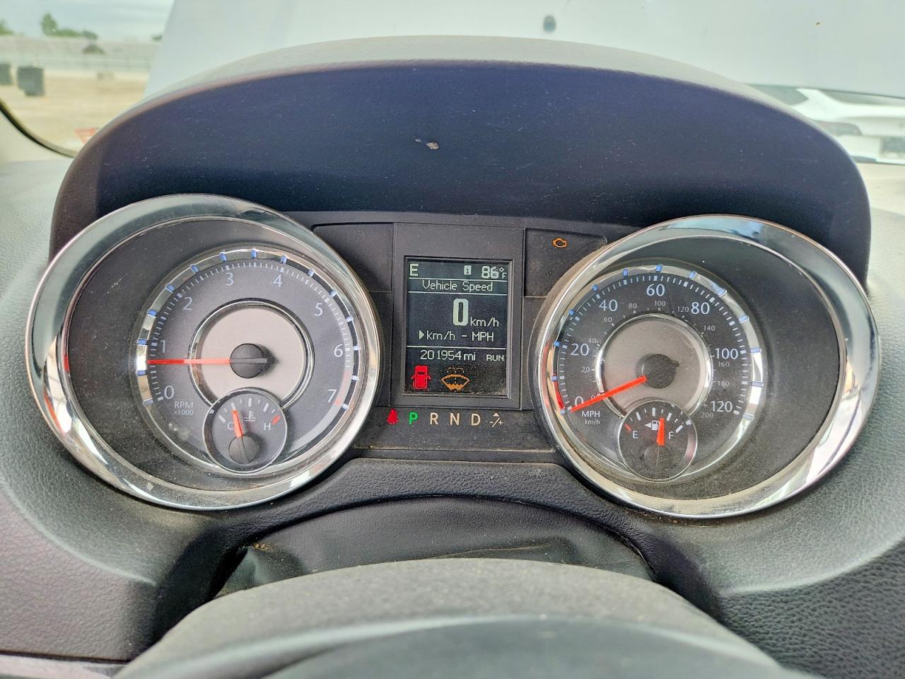 2015 Chrysler Town & Country VIN 2C4RC1CG0FR676654 COPART salvage auction — Mechanical, MO - DEALER ONLY CLEAN TITLE, sold $750 on 2026-07-09 (photo 9)