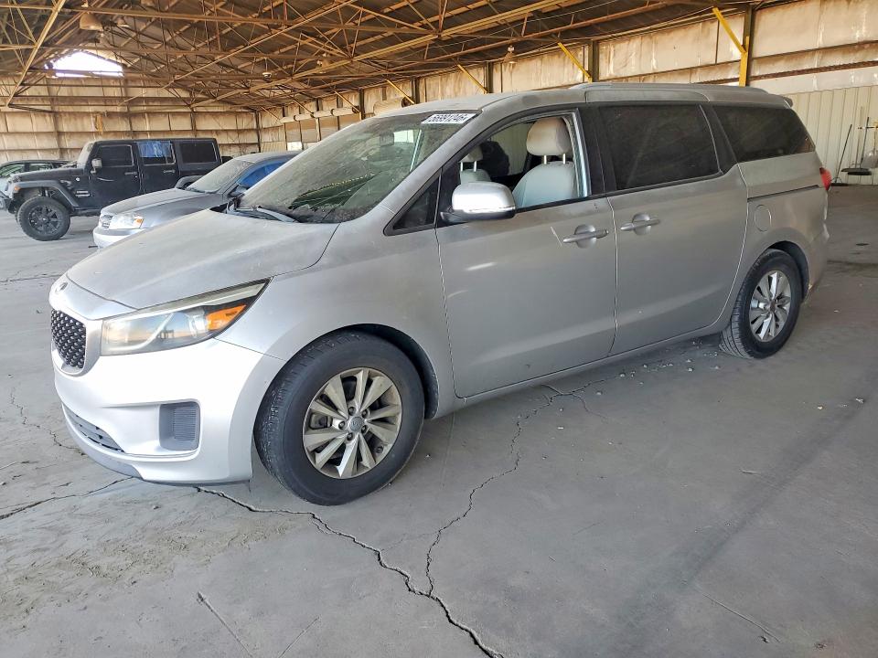 2015 Kia SEDONA VIN KNDMB5C13F6073687 COPART salvage auction — MINOR DENT/SCRATCHES, AZ - CERTIFICATE OF TITLE, sold $200 on 2026-07-13 (photo 1)