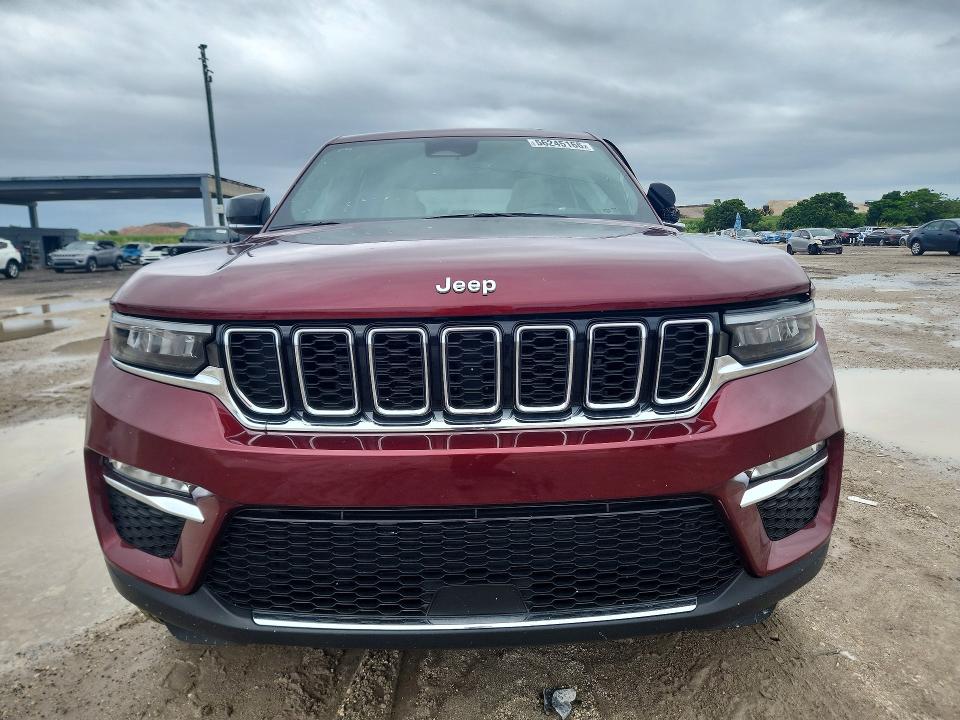 2024 Jeep Cherokee VIN 1C4RJHBG8R8943846 COPART salvage auction — SIDE, Salvage Title, sold $3,250 on 2026-07-30 (photo 5)