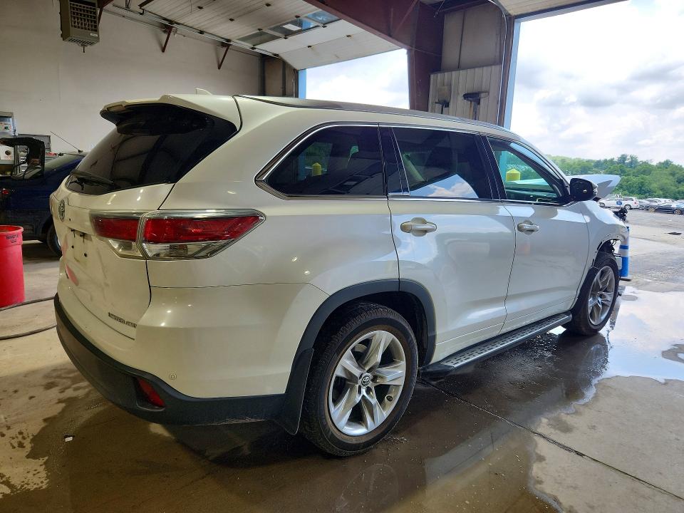 2016 Toyota Highlander VIN 5TDDKRFH3GS253804 COPART salvage auction — FRONT END, PA - CERTIFICATE OF SALVAGE, sold $5,800 on 2026-07-10 (photo 3)
