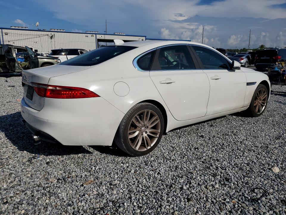 2016 Jaguar Xf VIN SAJBE4BV4GCY06332 COPART salvage auction — STRIPPED, Fl - Certificate Of Title, sold $3,050 on 2026-07-24 (photo 3)
