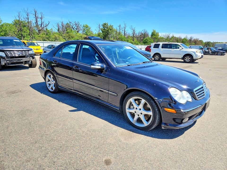 2007 Mercedes-benz C class VIN WDBRF52H77F933180 COPART salvage auction — MINOR DENT/SCRATCHES, Ny - Certificate Of Title, sold $800 on 2026-07-13 (photo 4)