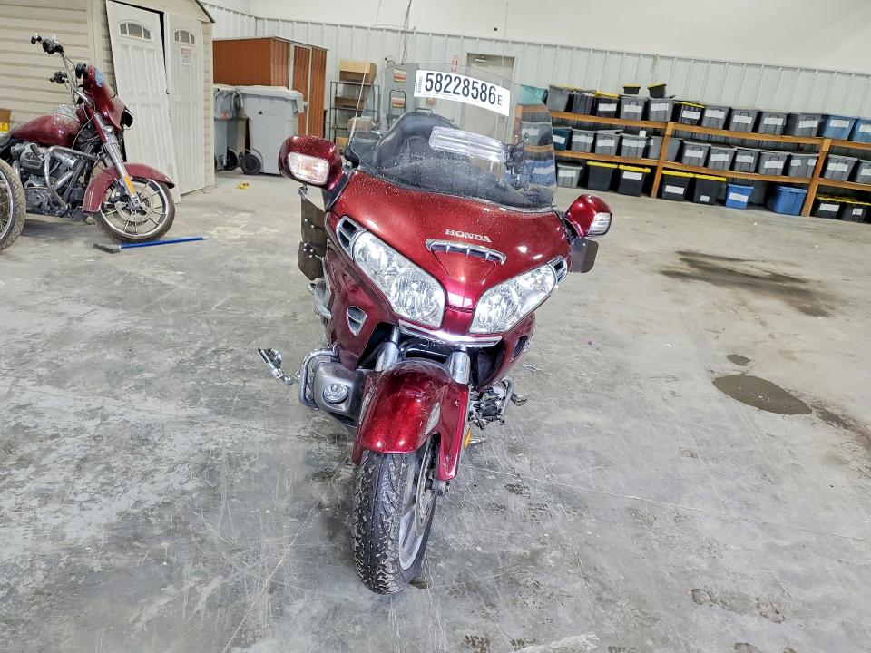 2004 Honda Gl1800 VIN 1HFSC47084A305877 COPART salvage auction — MINOR DENT/SCRATCHES, Ny - Mv-907A Salvage Certificate, sold $1,600 on 2026-07-08 (photo 2)