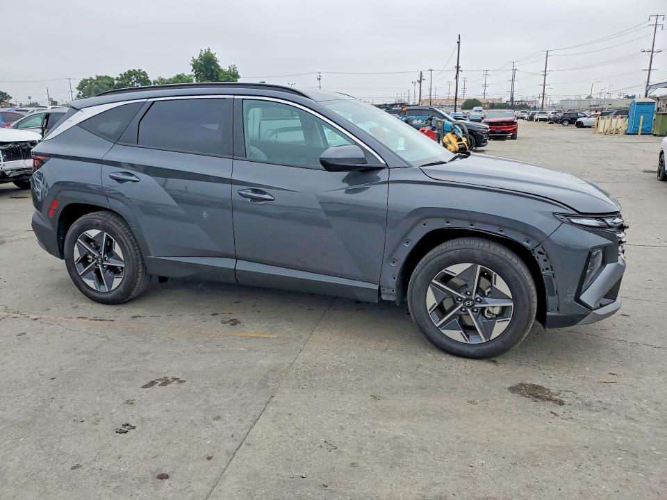 2025 Hyundai Tucson VIN 5NMJB3DE9SH586965 COPART salvage auction — FRONT END, Ca - Salvage Certificate, sold $13,300 on 2026-07-29 (photo 4)