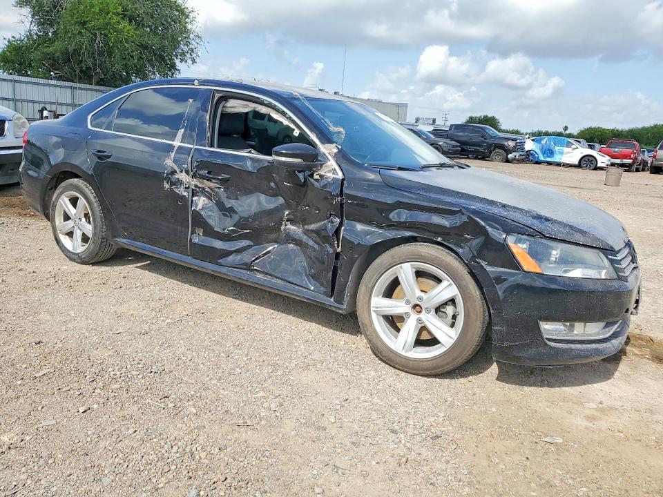 2015 Volkswagen Passat VIN 1VWAS7A38FC079678 COPART salvage auction — SIDE, TX - SALVAGE VEHICLE TITLE, sold $1,250 on 2026-07-19 (photo 4)
