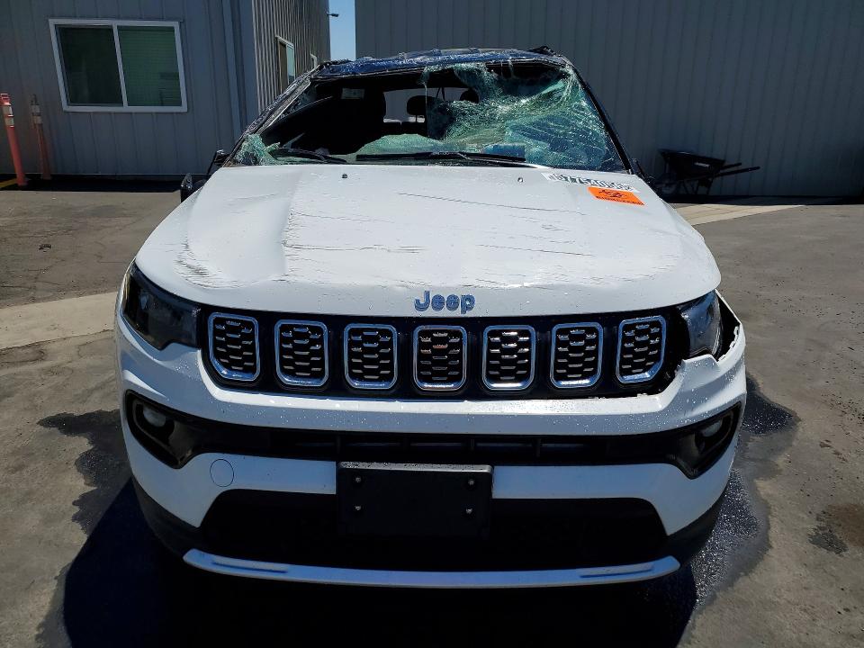 2025 Jeep Compass VIN 3C4NJDCN3ST619876 COPART salvage auction — ROLLOVER, Ca - Salvage Certificate, sold $2,000 on 2026-07-02 (photo 5)
