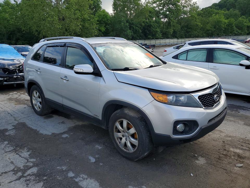 2013 Kia Sorento VIN 5XYKTCA64DG343057 COPART salvage auction — FRONT END, Pa - Certificate Of Salvage, sold $550 on 2026-07-09 (photo 4)